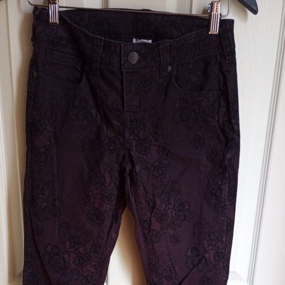 Jeans - Picture 1 of 2